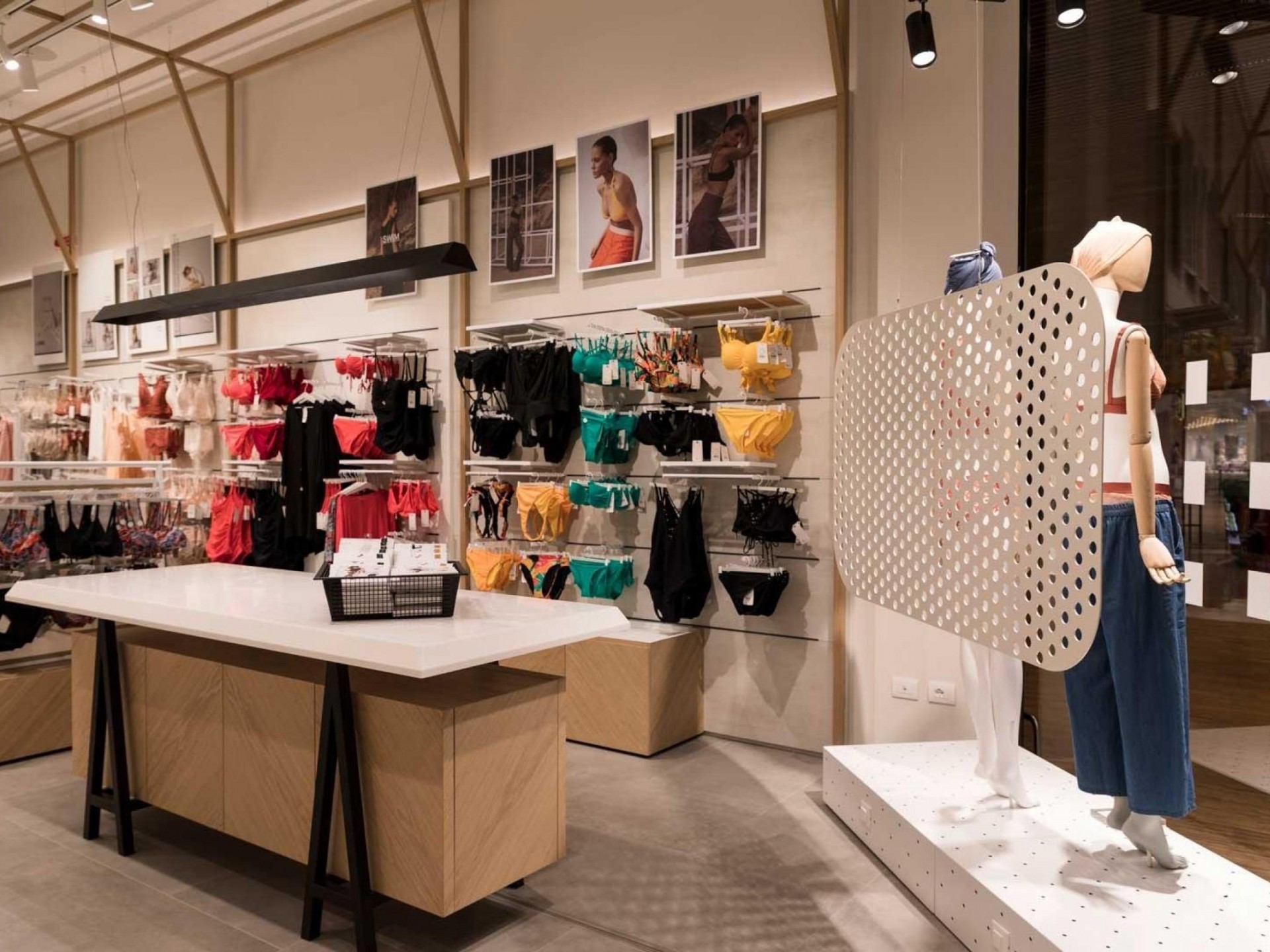 Luxury lingerie and cosmetic shop - under full management, est 35 years