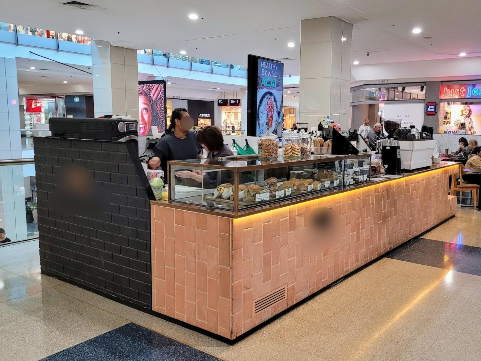Profitable Café Franchise in Bustling Eastgardens Shopping Centre. Proven Business Model. Low Cost!
