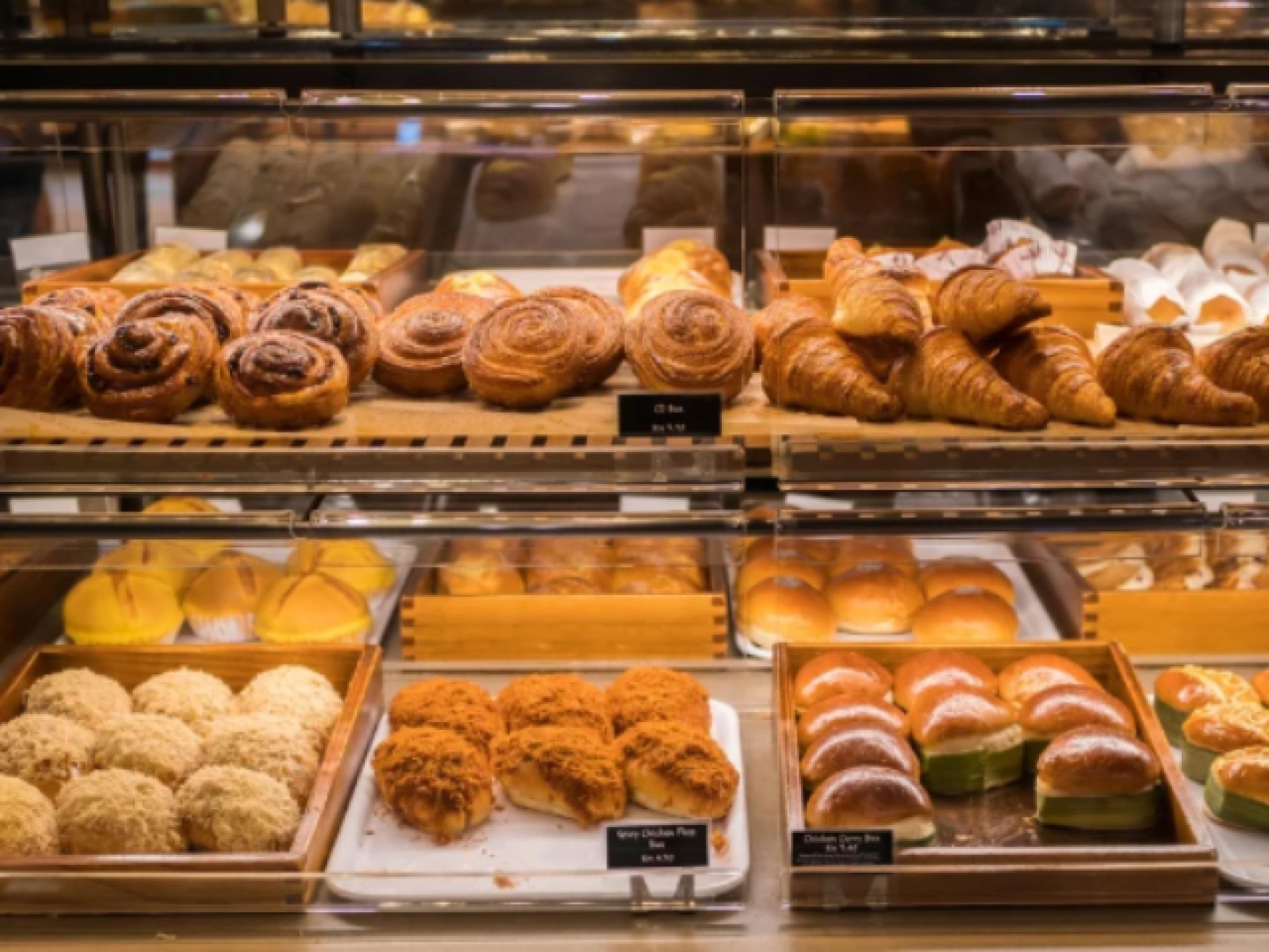 Massive Price Drop: Well-known Bakery with over 25 years of success,
