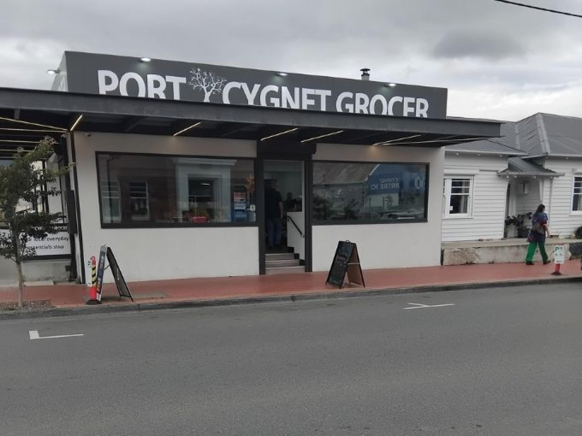 Freehold Port Cygnet Grocer Cygnet with Residence T/O $1.7m+ net $210K+ more asking $1,998,000+sav