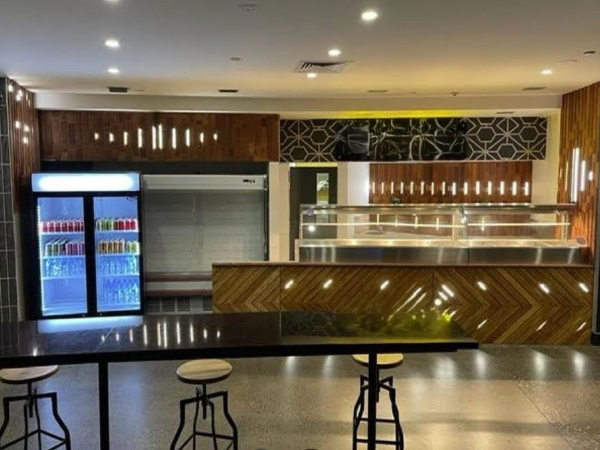 PROFITABLE TAKEAWAY FOOD BUSINESS IN PRIME CORPORATE PRECINCT