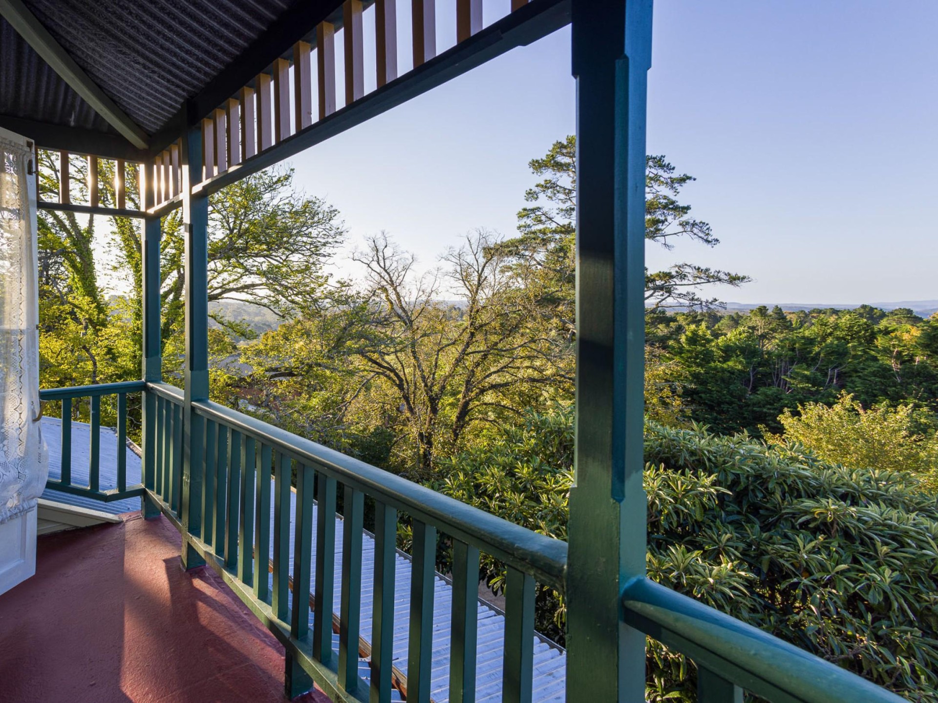 Historic Blue Mountains Guest House w Over 100 Years of Operation MAS274