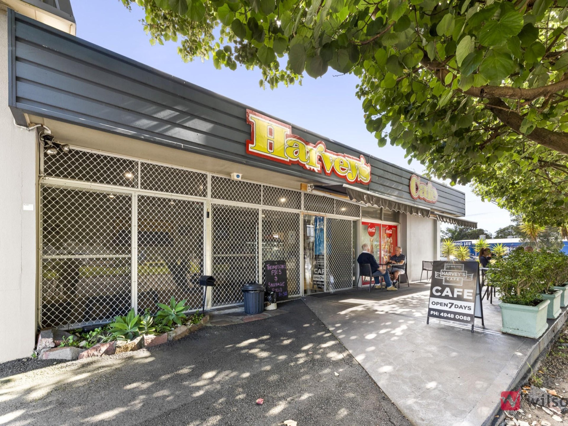 Thriving takeaway - cafe in busy retail/industrial - homemaker centre